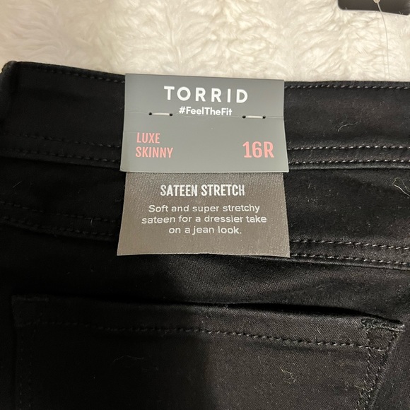 NWT Torrid Lux Skinny Mid-Rise Black Jeans - Picture 5 of 8